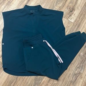 Women’s Large Figs Scrub Set